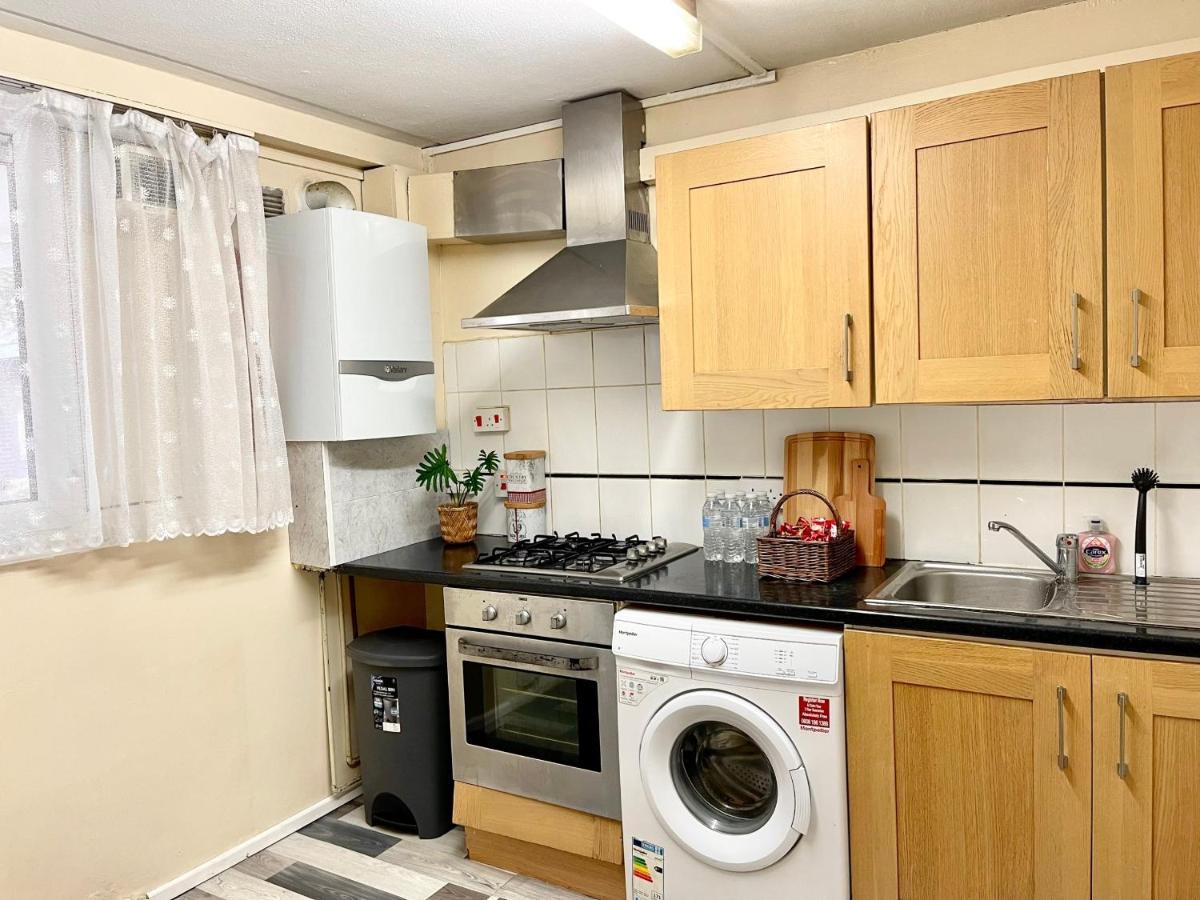 3Br Central London Close Station Εξωτερικό φωτογραφία