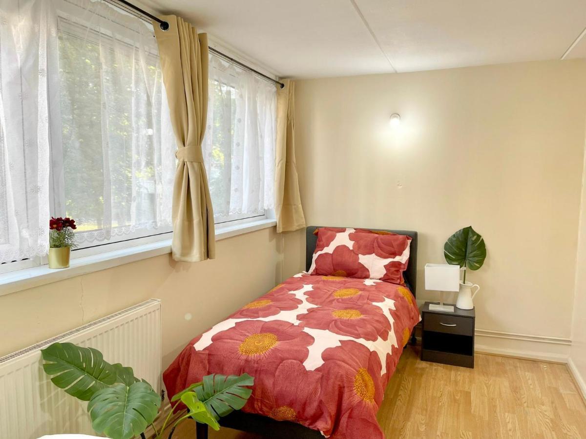 3Br Central London Close Station Εξωτερικό φωτογραφία